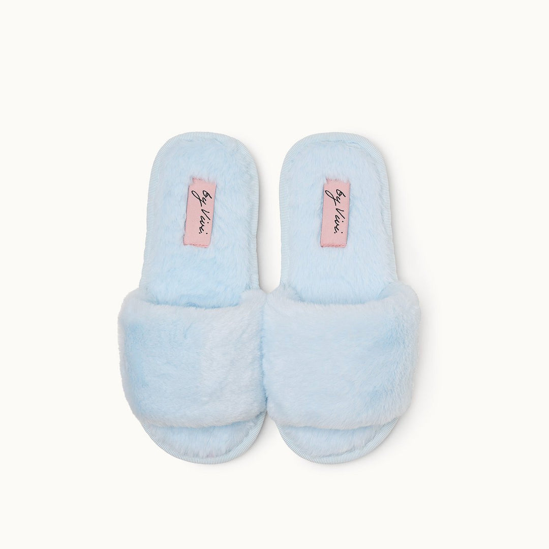 Babyblaue Slipper | flauschig-stylischer Plüsch-Komfort