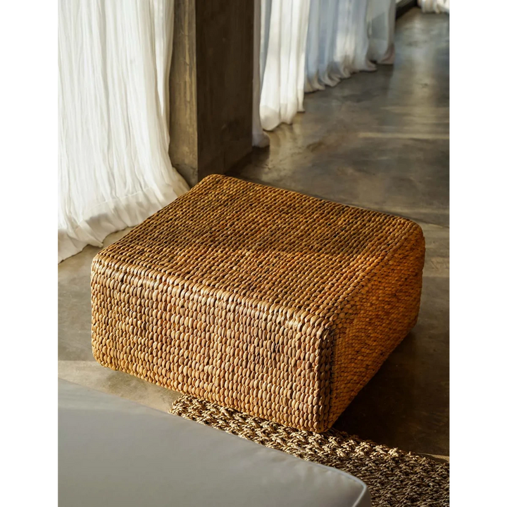 Der "The Hyacinth Pouffe" Square – Boho Sitzpouf aus Wasserhyazinthe