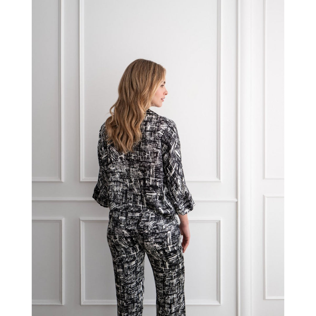 Bluse BLACK & WHITE / Loose Cut