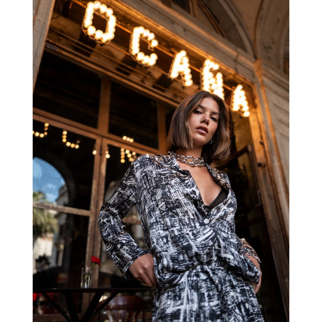 Bluse BLACK & WHITE / Straight Cut