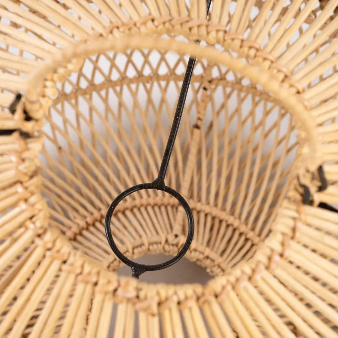 Der "Batu Bolong" Anhänger – Natur – L - Boho Lampenschirm aus Rattan