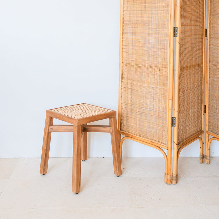 Handgefertigter Sitzhocker SUBANG - Boho Beistelltisch - Nachttisch