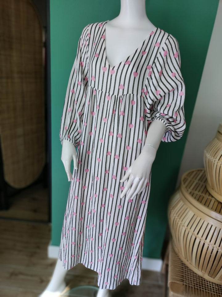Boho-Maxikleid | Leicht & Luftig mit Streifen und Herzchen / schwarz