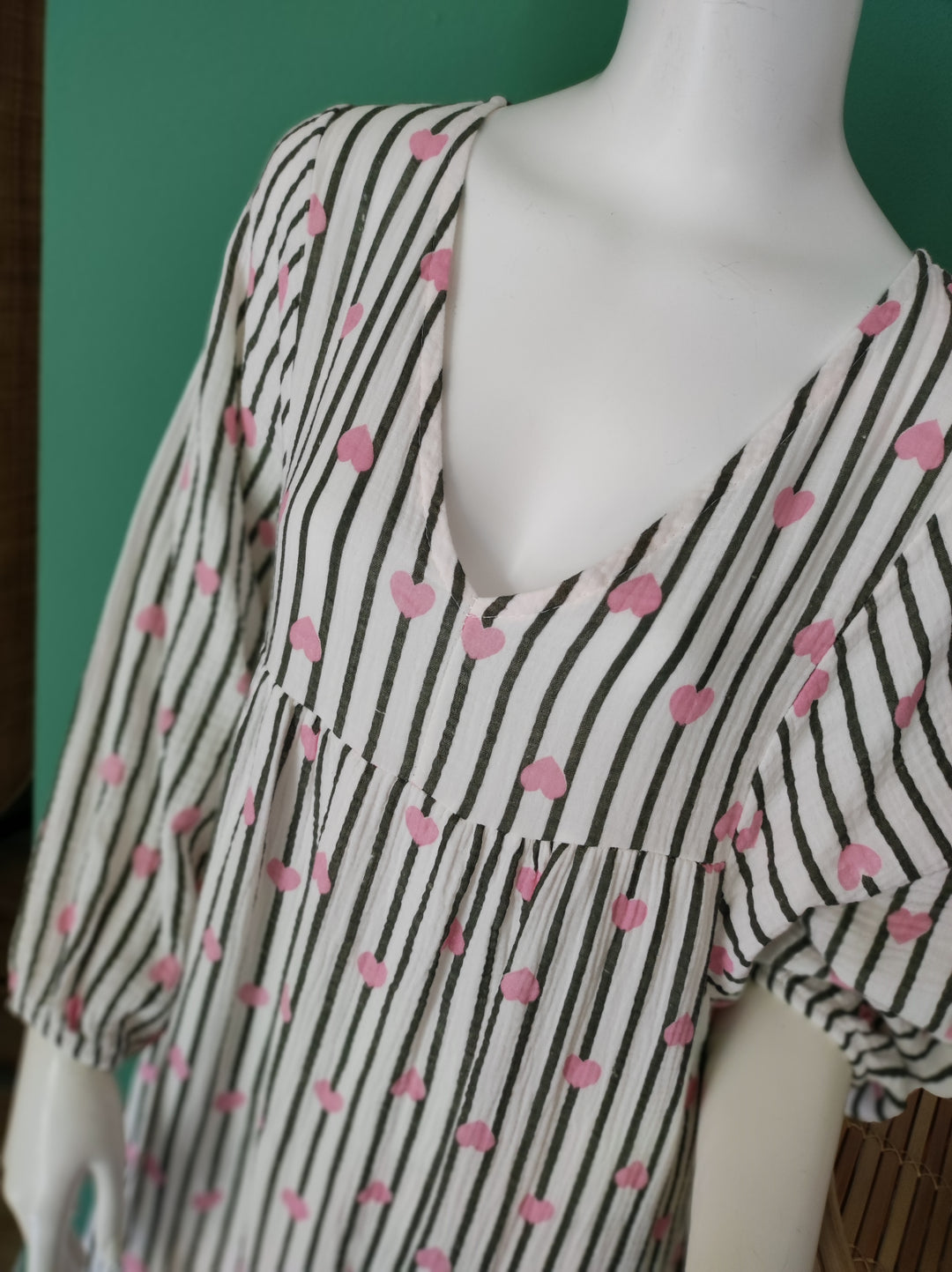 Boho-Maxikleid | Leicht & Luftig mit Streifen und Herzchen / schwarz