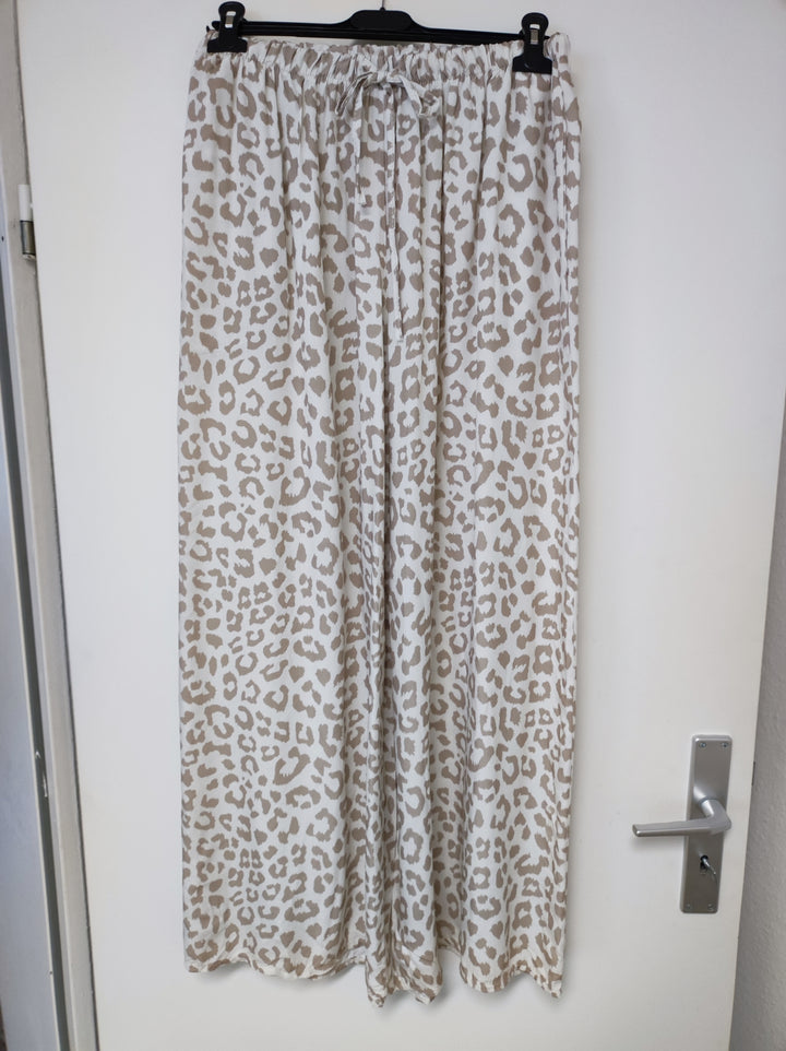 Hose - Leo hell - luftig weit