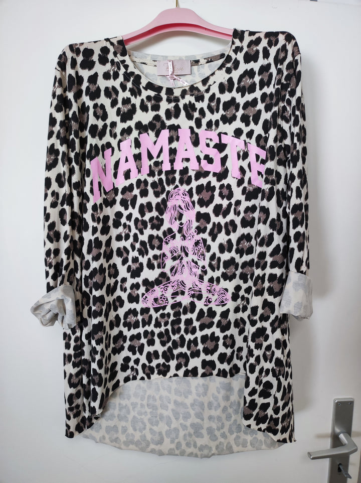 Shirt - Namaste - Leo hell - rosa