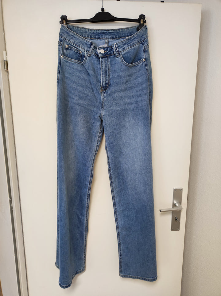 Jeans / Hose - weites Bein - L