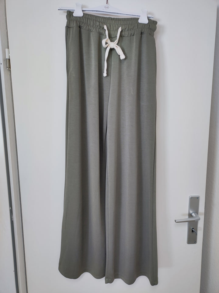 Hose - oliv - weites Bein, Kordelzug