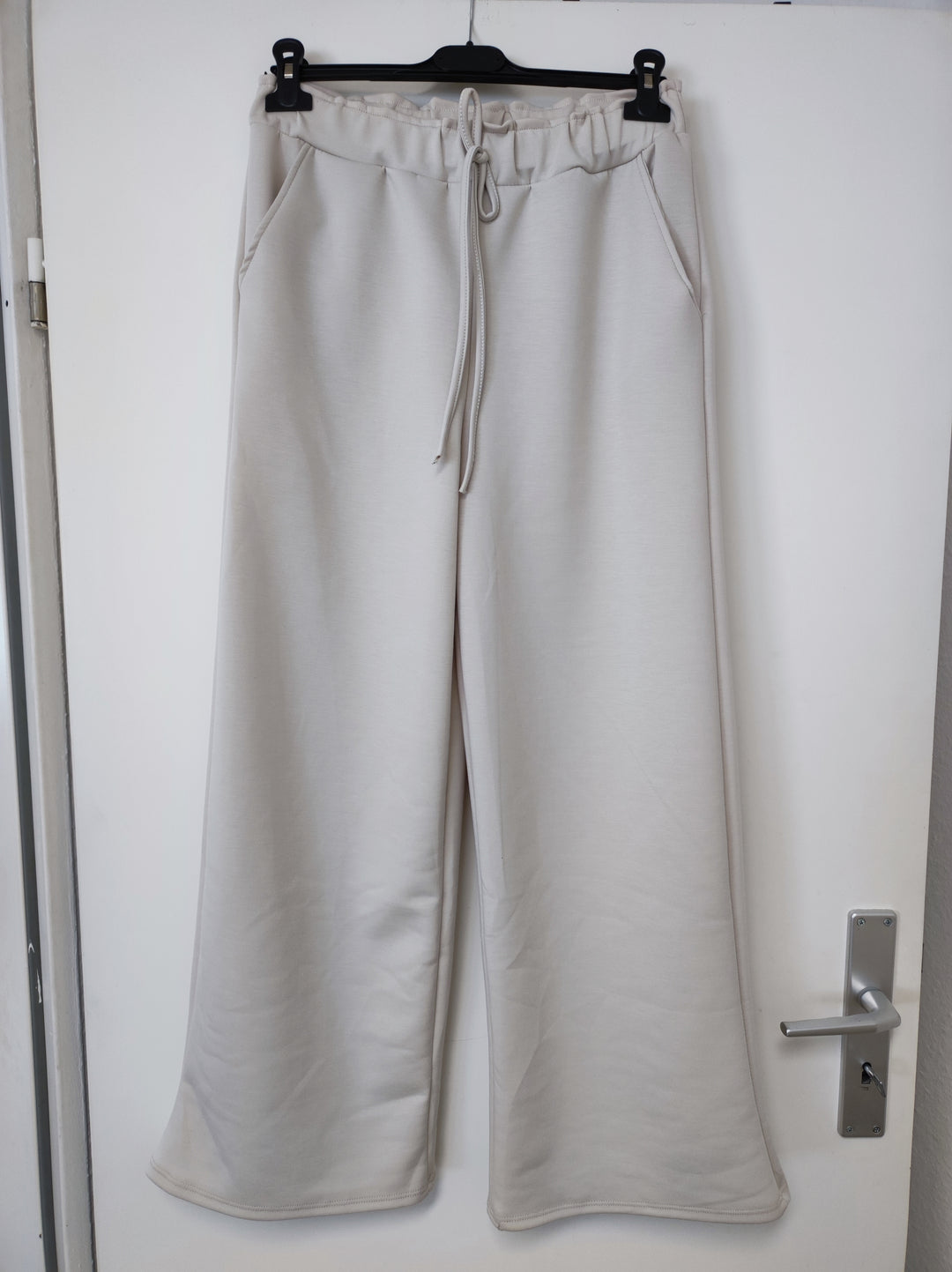 Hose - hellbeige - weites Bein, Gummibund