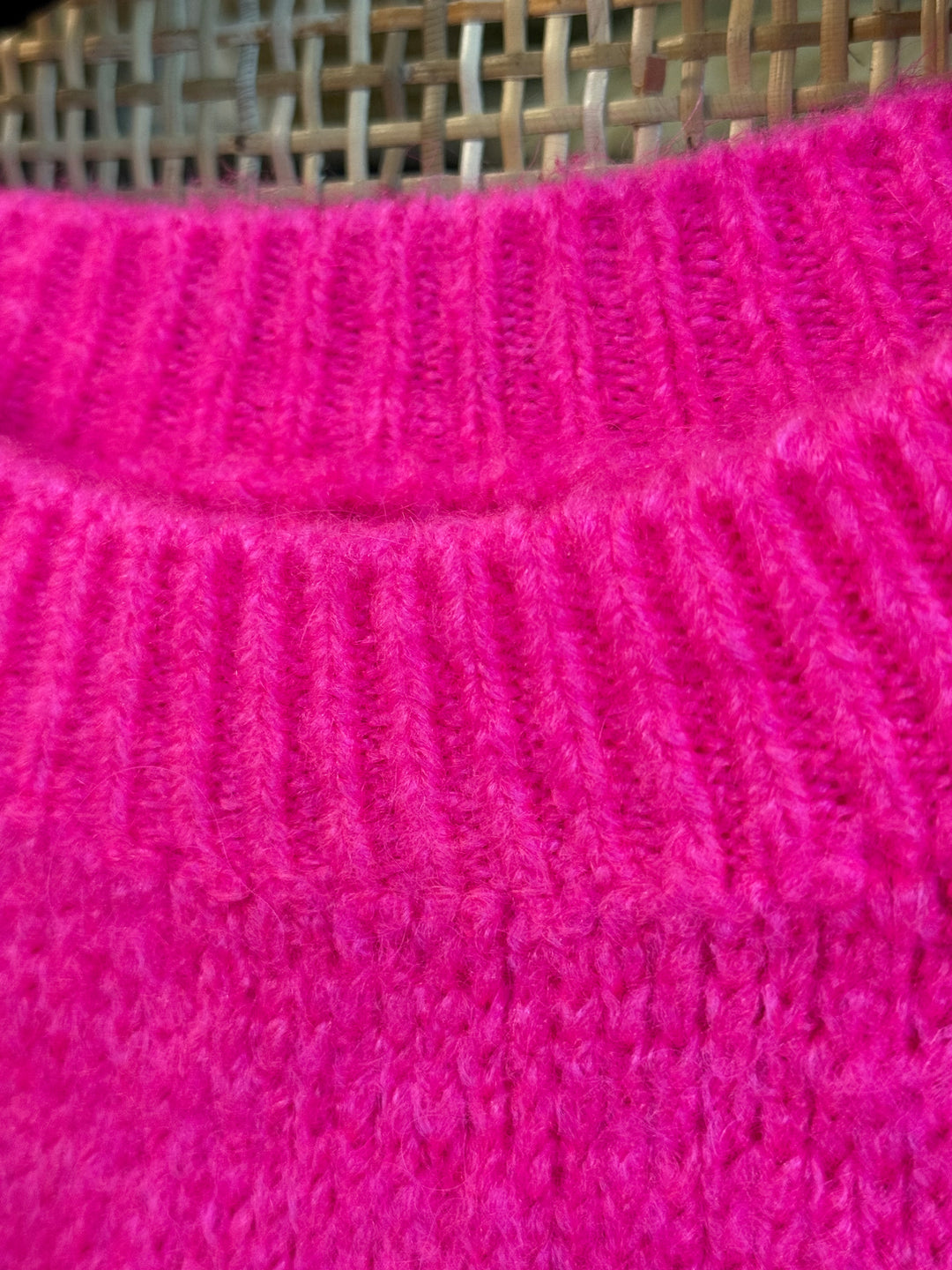 Pulli - flauschig - kurz - neon pink