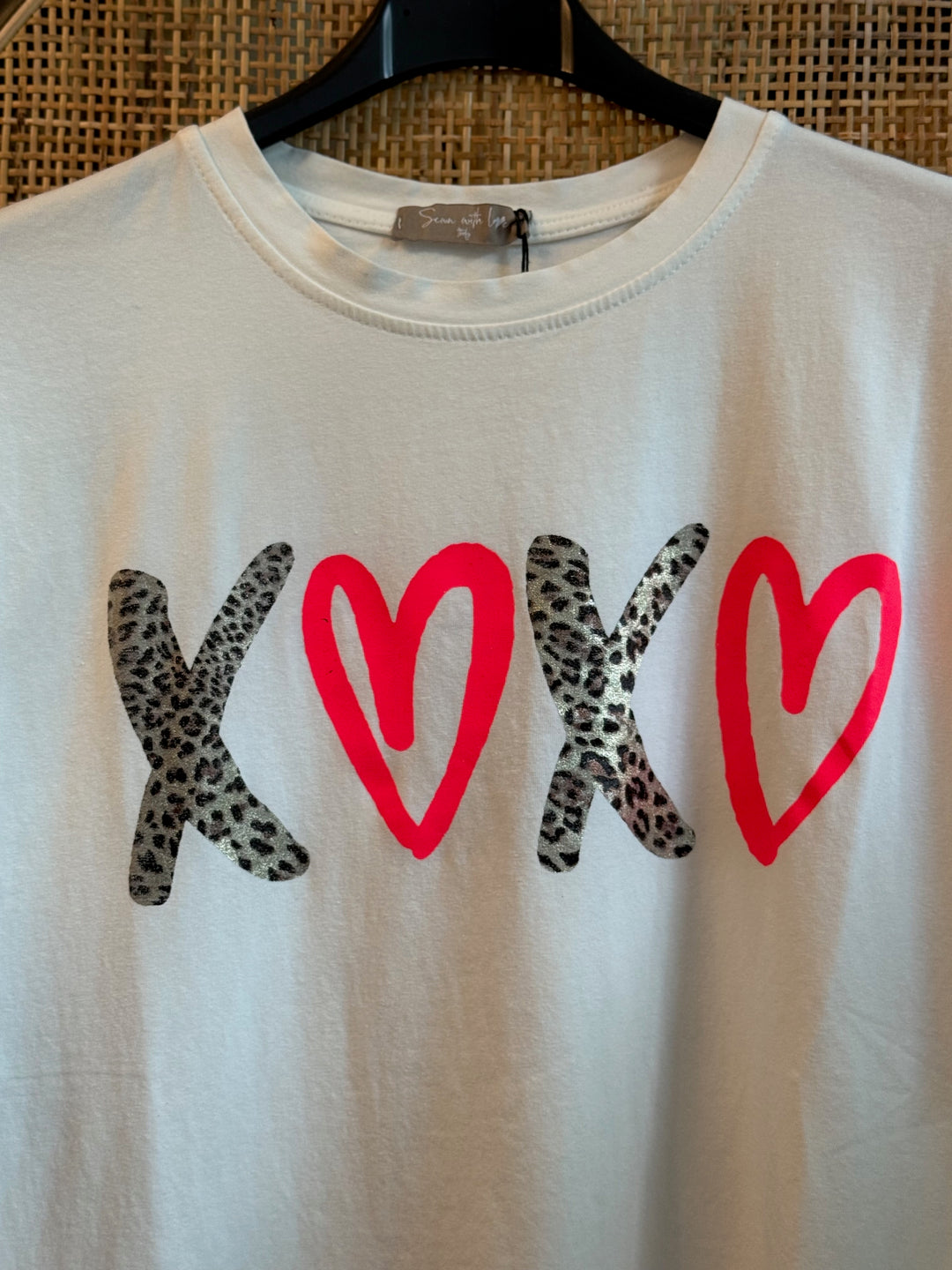 Shirt XOXO - Leo weiss-neonpink
