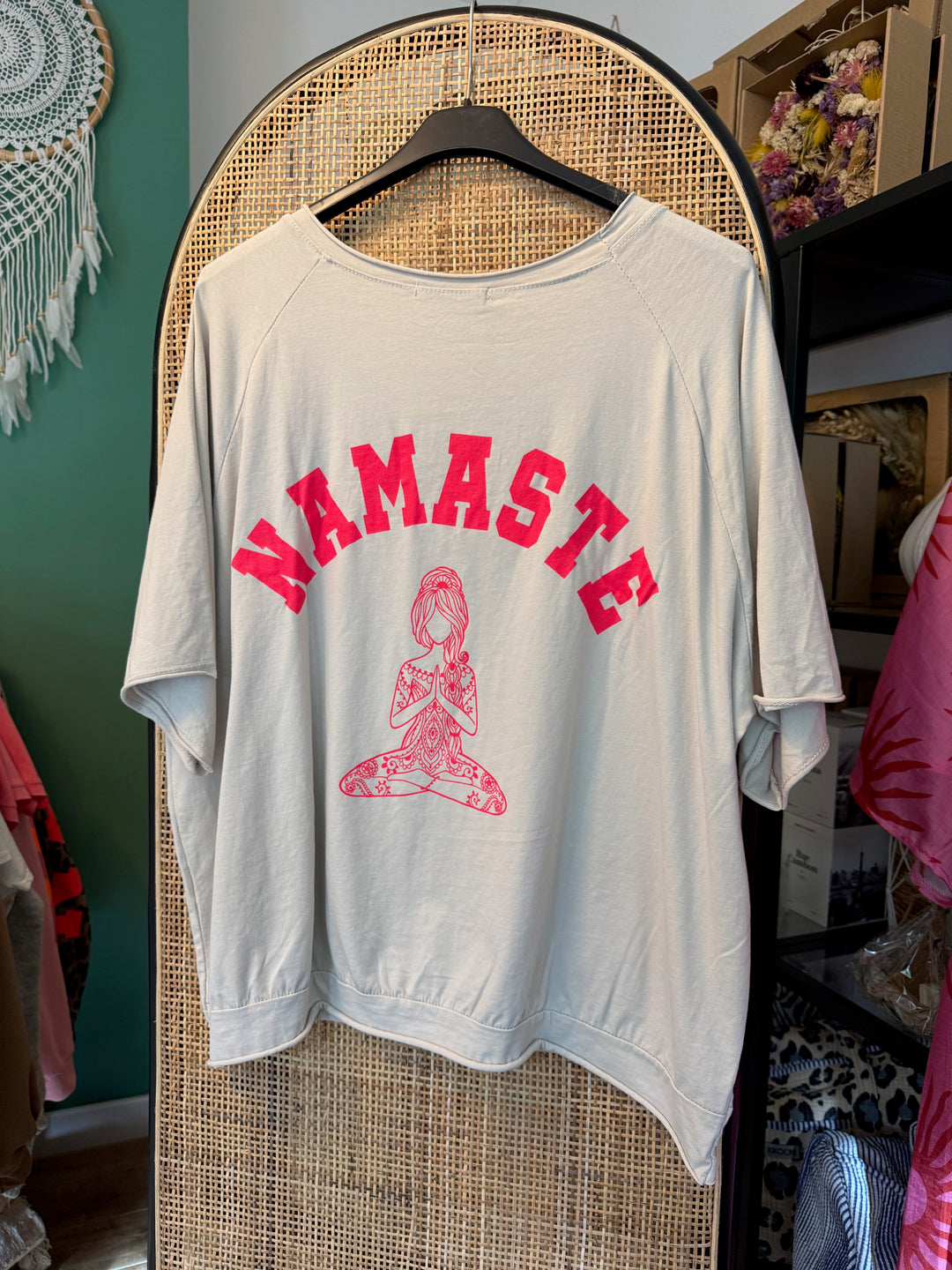 Shirt NAMSTE - sand neonpink - kurzarm