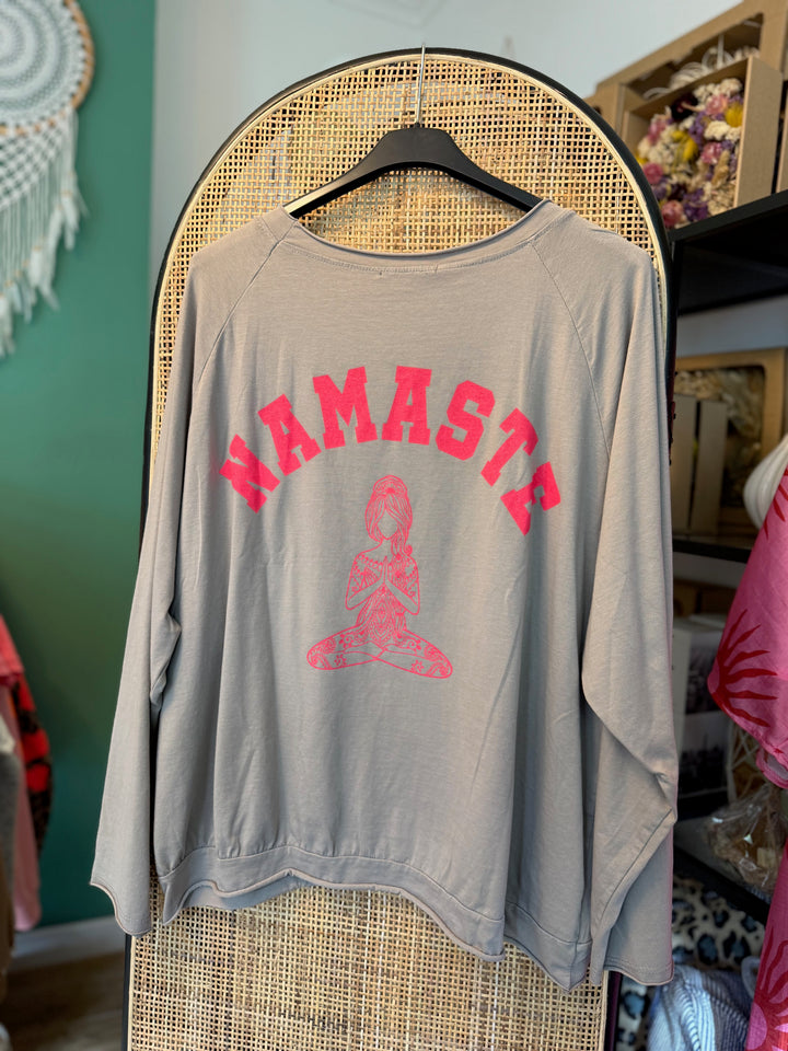 Shirt NAMSTE - graubraun neonpink - langarm