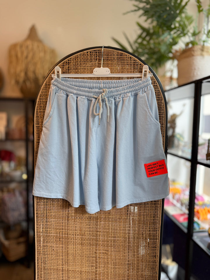 Hose / Shorts - hellblau - Statement Patch Neon