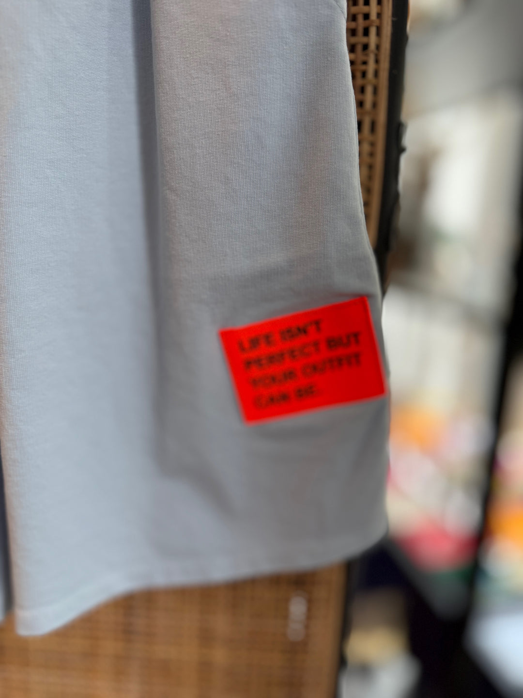 Hose / Shorts - hellblau - Statement Patch Neon