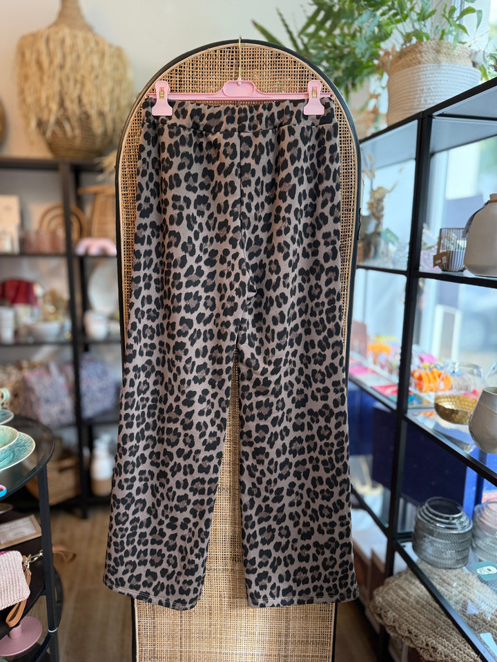 Hose / Sweatpants - Leo - weites Bein und Bügelfalte