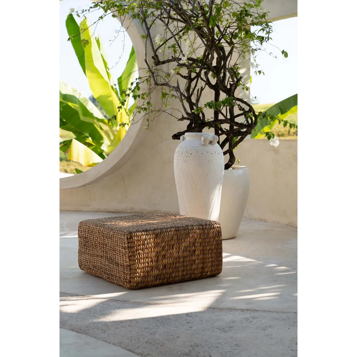 Der "The Hyacinth Pouffe" Square – Boho Sitzpouf aus Wasserhyazinthe