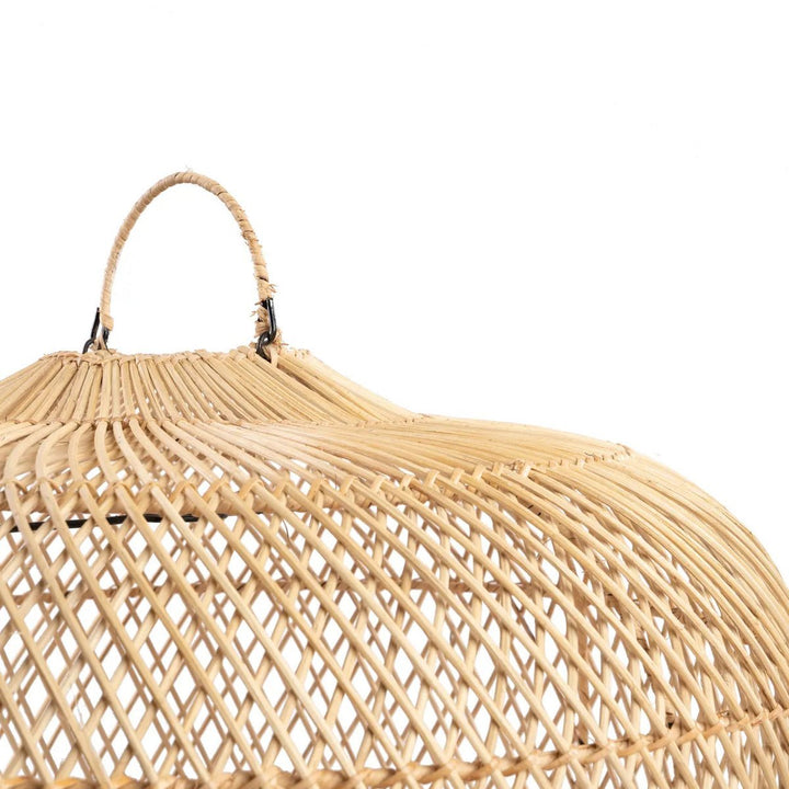 Der "Batu Bolong" Anhänger – Natur – L - Boho Lampenschirm aus Rattan