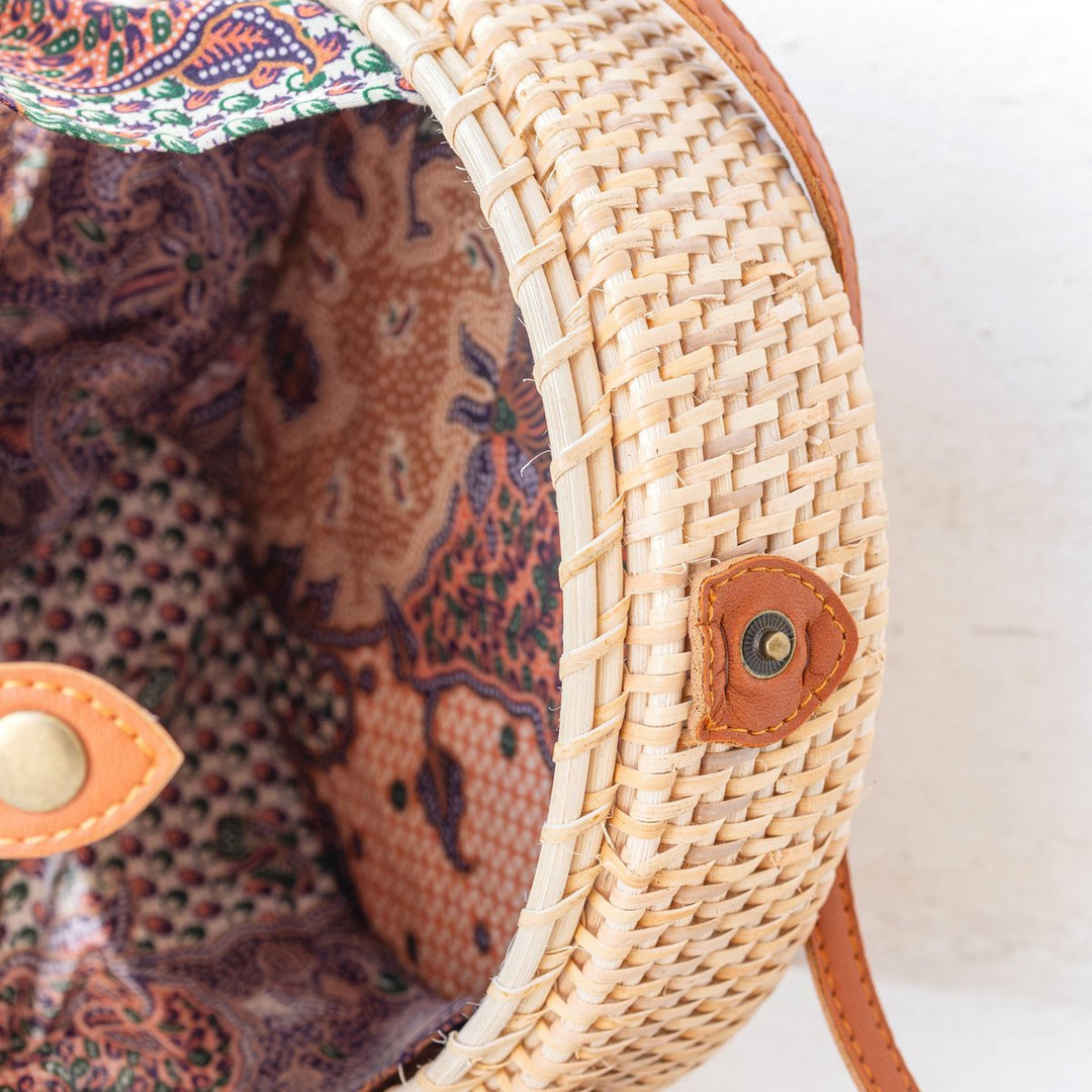 Handtasche SENJA (natur) – Handgefertigte Boho-Umhängetasche mit Kunstlederriemen