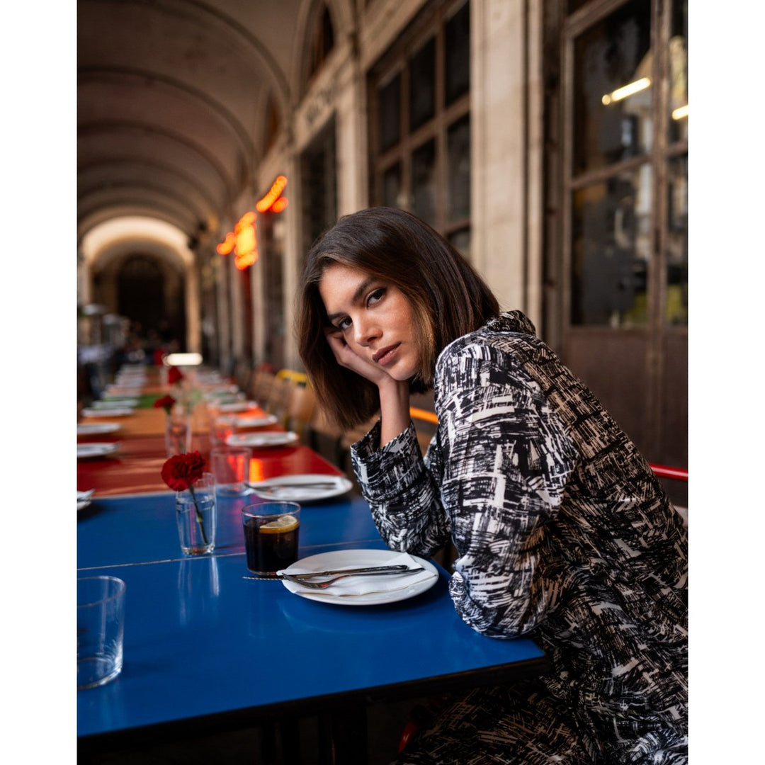 Bluse BLACK & WHITE / Straight Cut