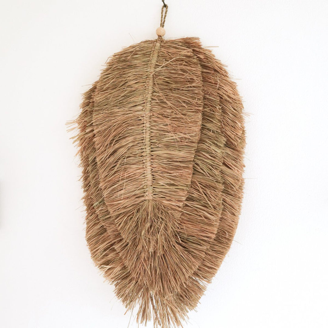 Boho Wanddekor TIPIN – Handgefertigtes Raffia-Wandblatt