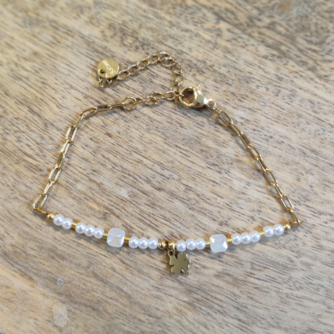 feines Armbändchen (002)