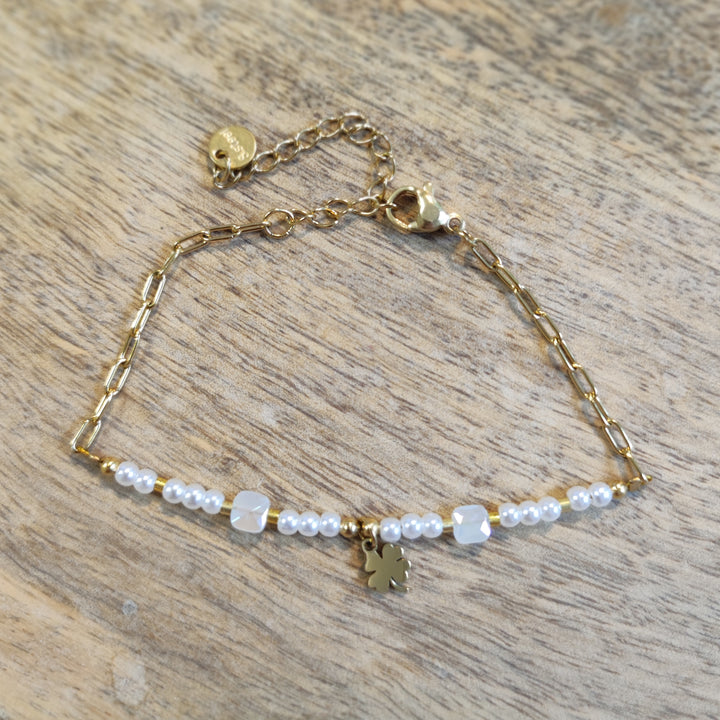 feines Armbändchen (002)