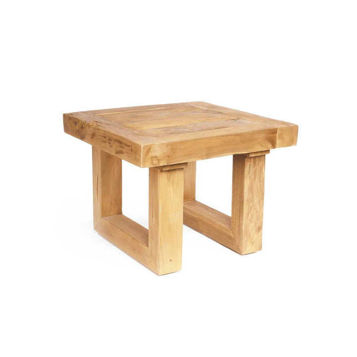Der Beistelltisch aus recyceltem Teakholz – Natur