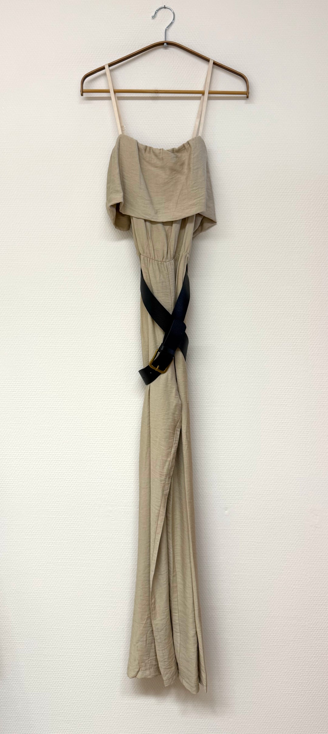 Jumpsuit mit Gürtel - beige