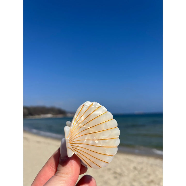 Haarklammer Muschel Pearl – Elegante Muschelform-Haarspange im Perlglanz