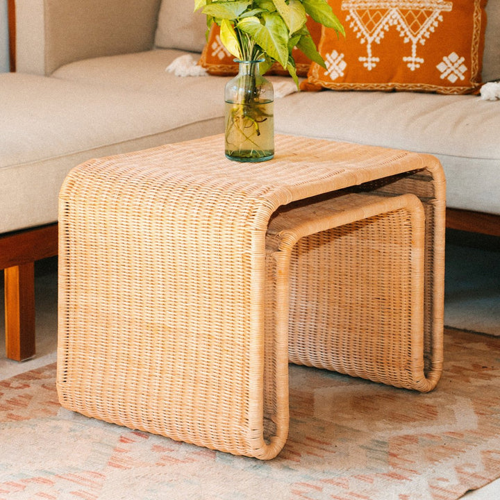 handgefertigter Couchtisch BAYU - Rattan Beistelltisch