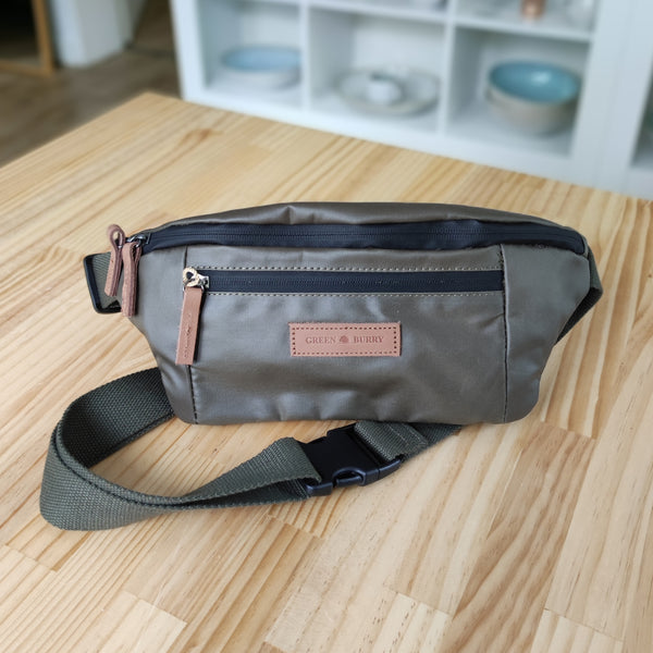 Bauchtasche "Aviator Waterproof" oliv – Praktisch & Stilvoll