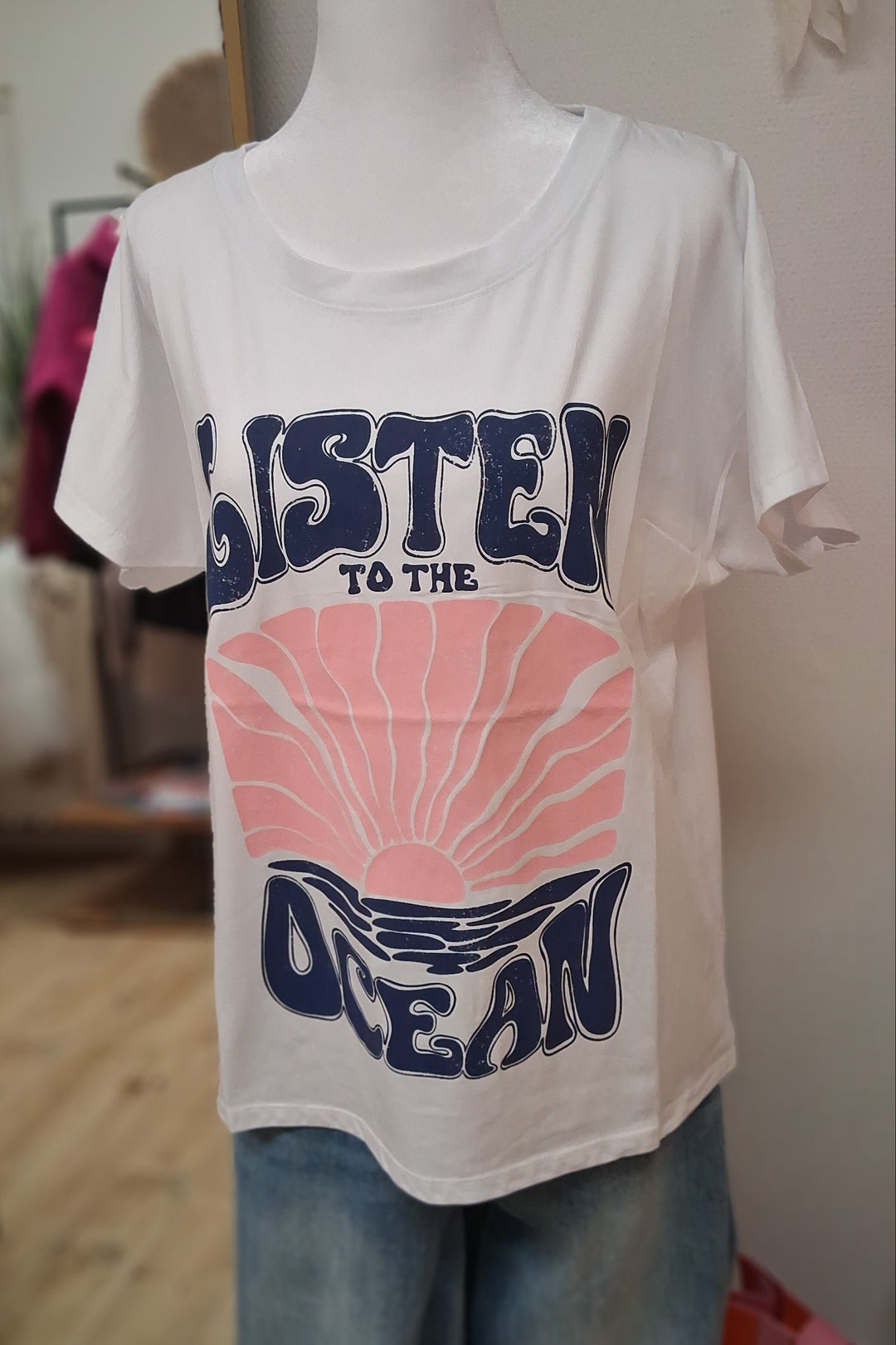 T-Shirt - weiß mit großem Frontprint LISTEN to the OCEAN