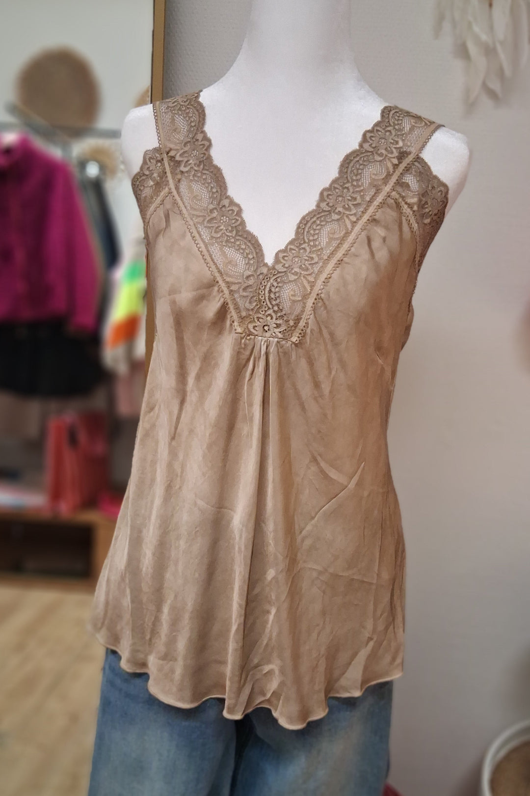 Cami Top - Top mit Spitzenträgern - Satin Look - 4 Farben