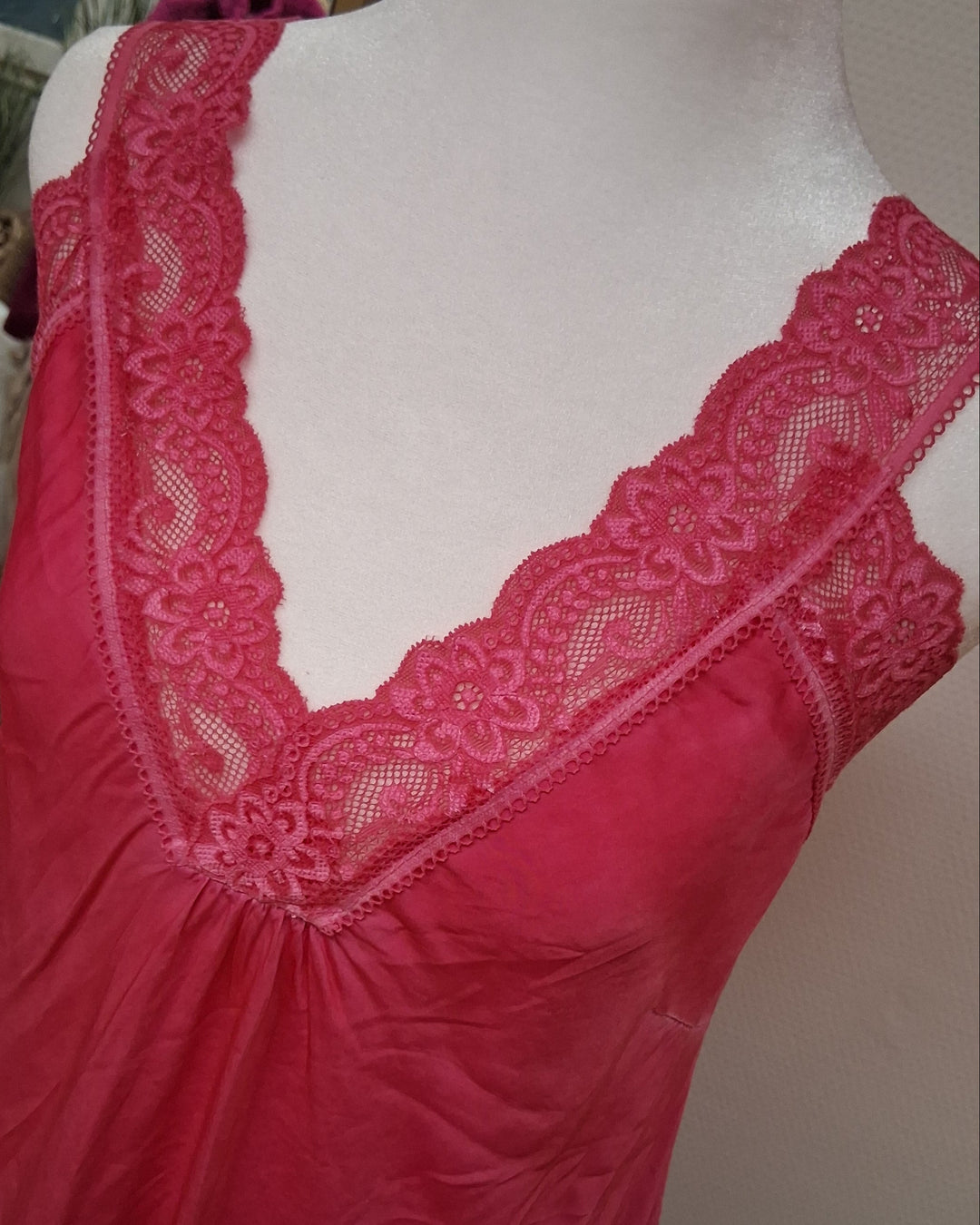 Cami Top - Top mit Spitzenträgern - Satin Look - 4 Farben