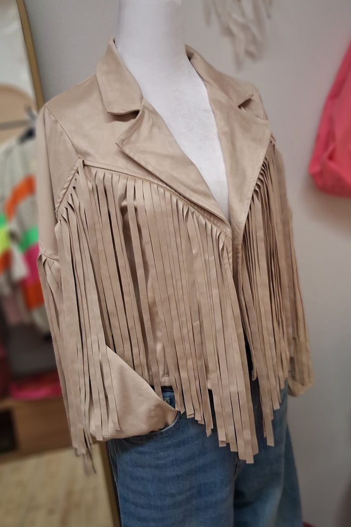 Bohojacke - kurze Jacke mit langen Fransen - Faux Wildleder - beige