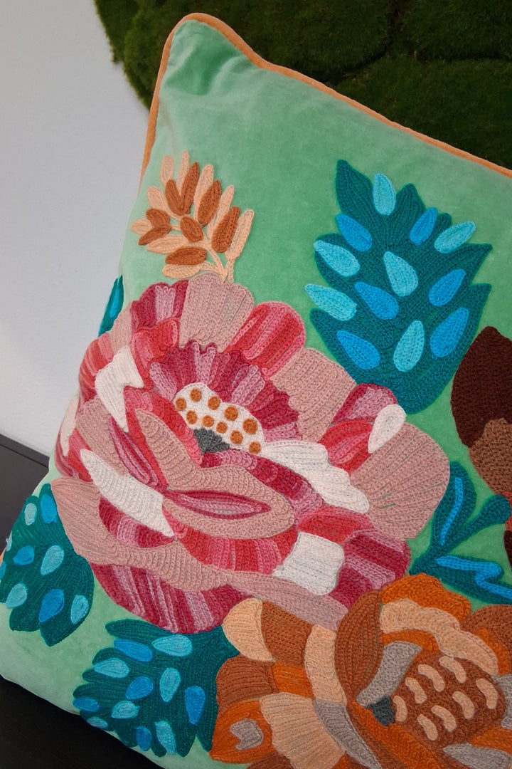 Zierkissen - Dekokissen mit Füllung - Samtkissen mit Retro-Blumen Stickerei - 45x45cm