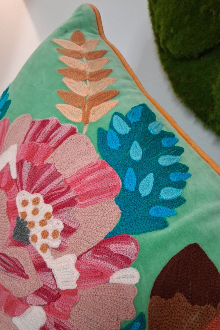 Zierkissen - Dekokissen mit Füllung - Samtkissen mit Retro-Blumen Stickerei - 40x60cm