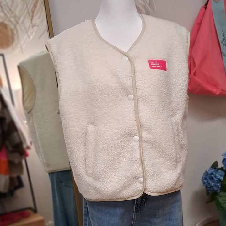 Weste TEDDY - cremeweiß mit Neon Statement Patch