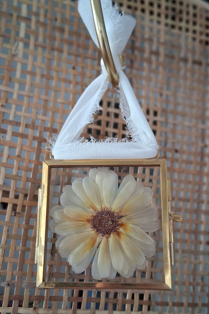 Glasrahmen mit getrockneten Blüten - Dekohänger - div. Blumen