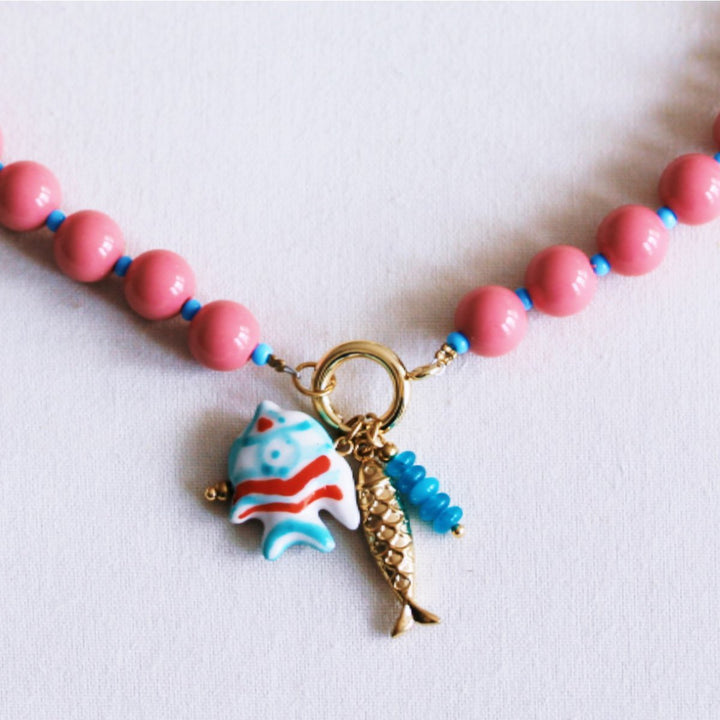 Halskette - Miyuki-Perlenkette XL - Coral/Blau mit Charms