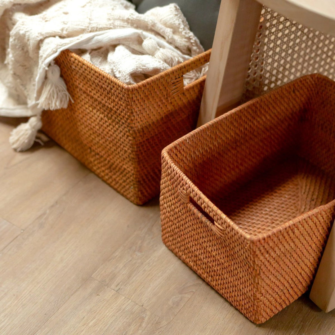 Regalkorb WARSA – Handgefertigter Rattan-Aufbewahrungskorb mit Griffen - Boho Dekokorb