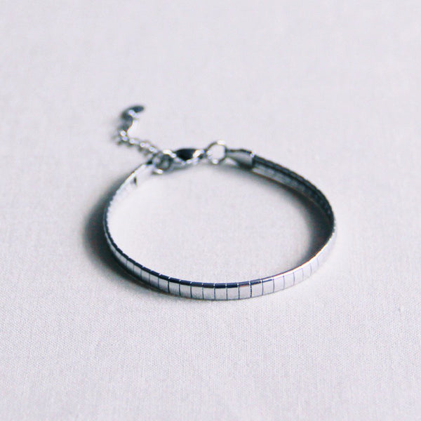 Armband - flache Plättchen gestreift - Silber