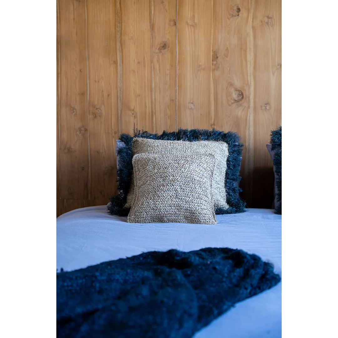 Kissenbezug BAST FLORES – Handgefertigte Boho-Deko
