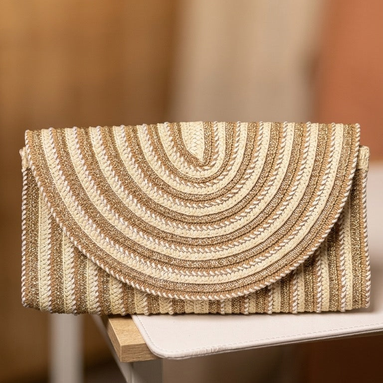 Striped Straw Clutch - Handtasche