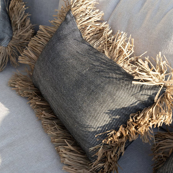 COTTON BONITA Kissenbezug - Baumwolle mit Raffia Fransen 30x50