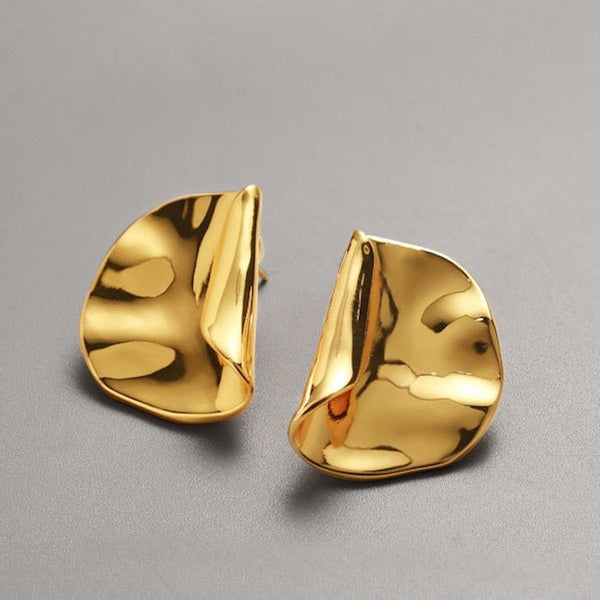 Moderne Vintage Ohrringe – Gefaltetes Design, Gold