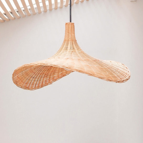 Handgefertigter Lampenschirm SAYAN - Boho Deko Lampe aus Rattan geflochten