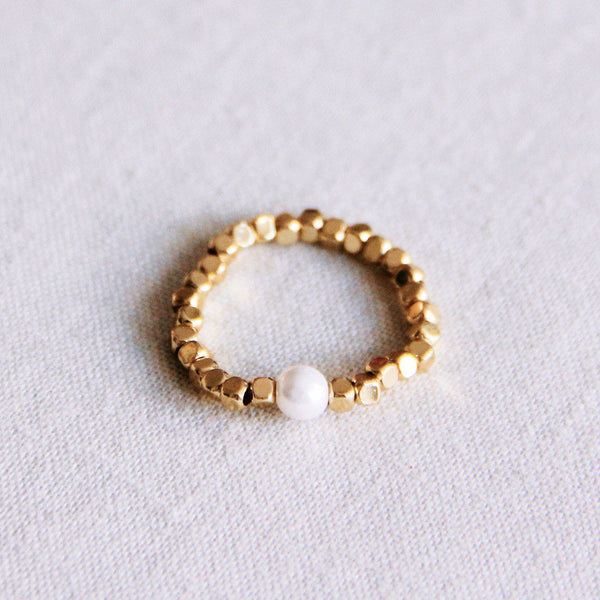 Ring - elastisch - CUBES & PEARL - Gold/Weiß