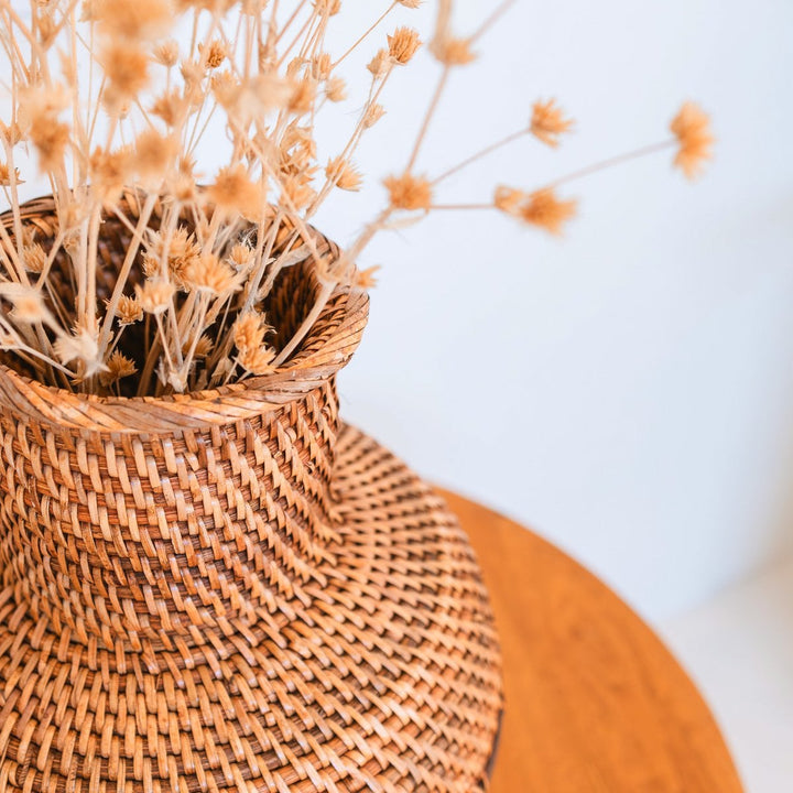 Boho-Dekovase KAMARI - Rattanvase - Holzvase - Vase aus geflochtenem Rattan und Holz